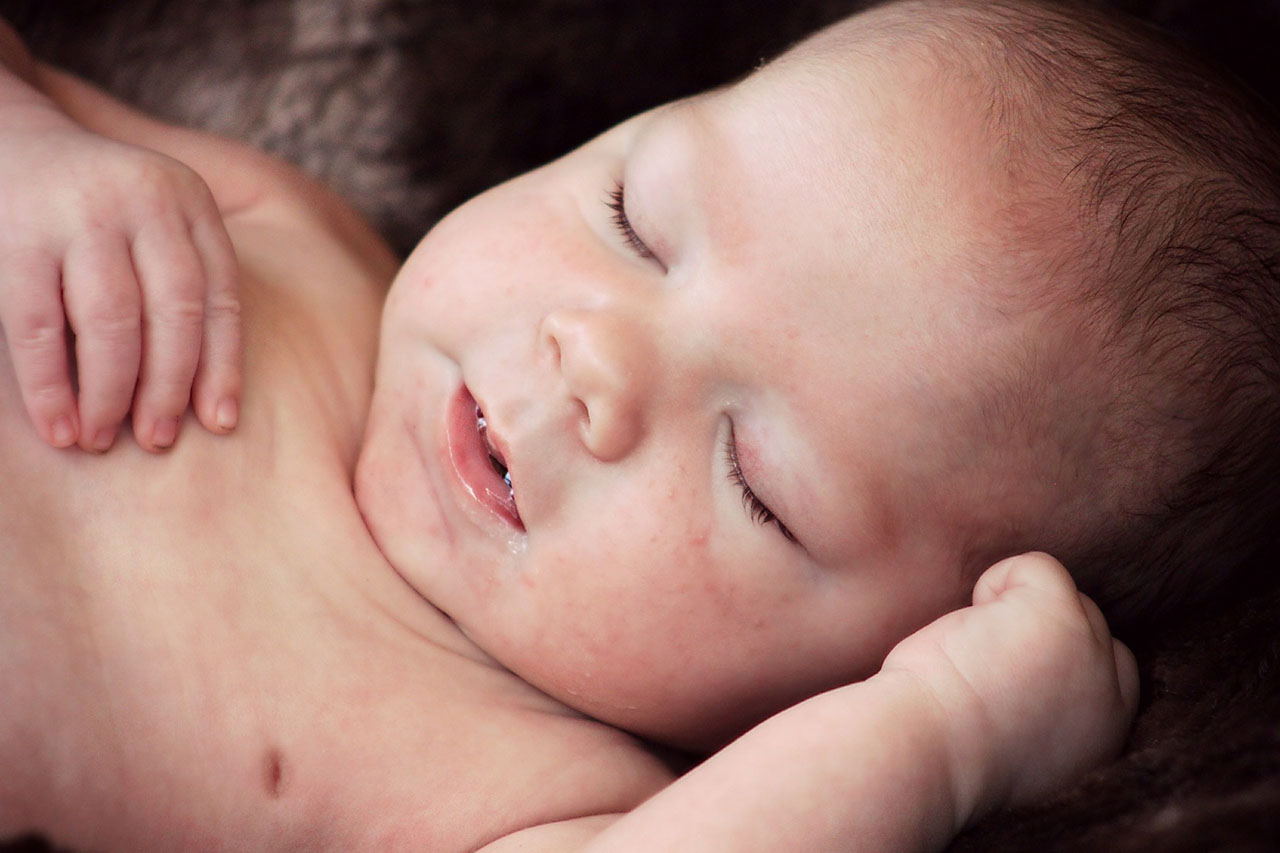 Atopowe zapalenie skóry u niemowląt - jak sobie z nim radzić?