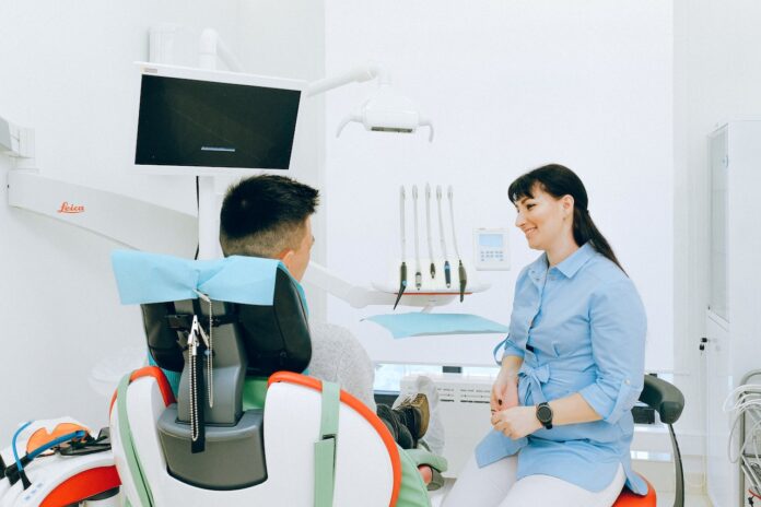 dentysta a stomatolog