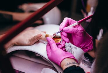 manicure hybrydowy
