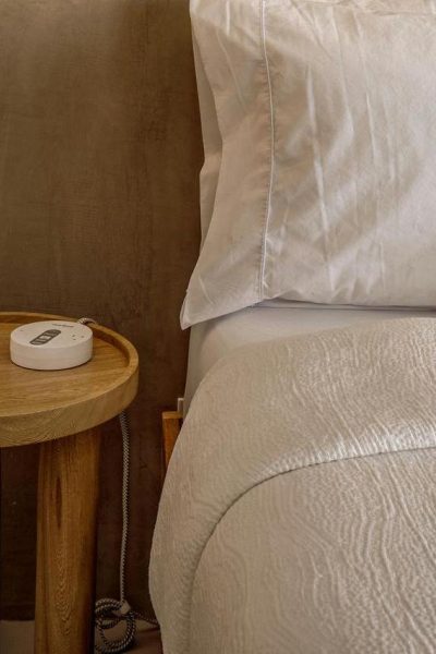 nocne szafki i stoliki