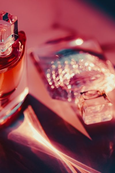 Ikoniczne perfumy Yves Saint Laurent które każda kobieta powinna znać